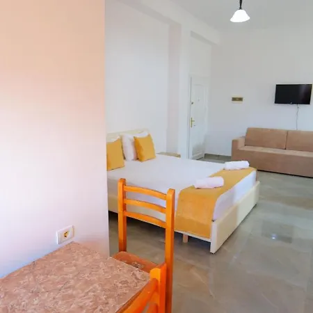 Adi-vera Apartment *